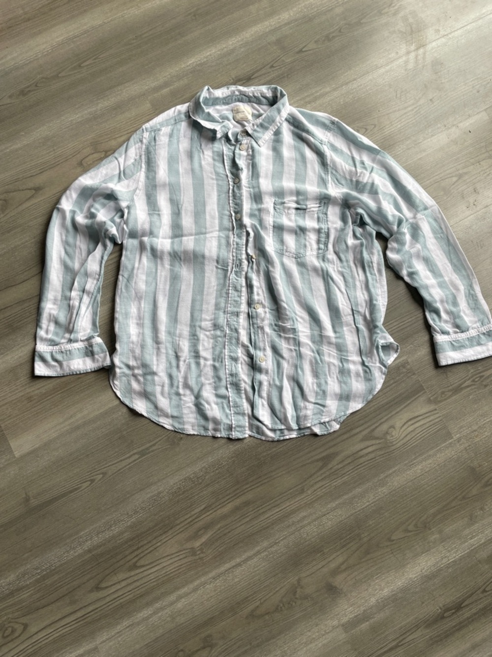 American Eagle Outfitters Striped Button-Down Shirt - White & Light Green